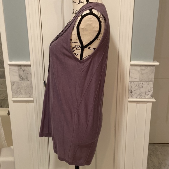 Tank Jersey by Loft, Size Medium. In excellent condition. - Picture 7 of 11